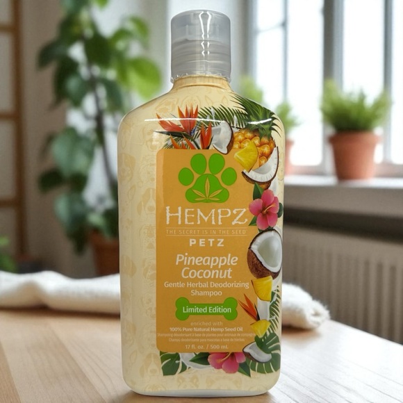 Hempz Petz Dog Shampoo Pineapple Coconut Gentle Deodorizing Hemp Seed Oil 17 oz. - Picture 1 of 11